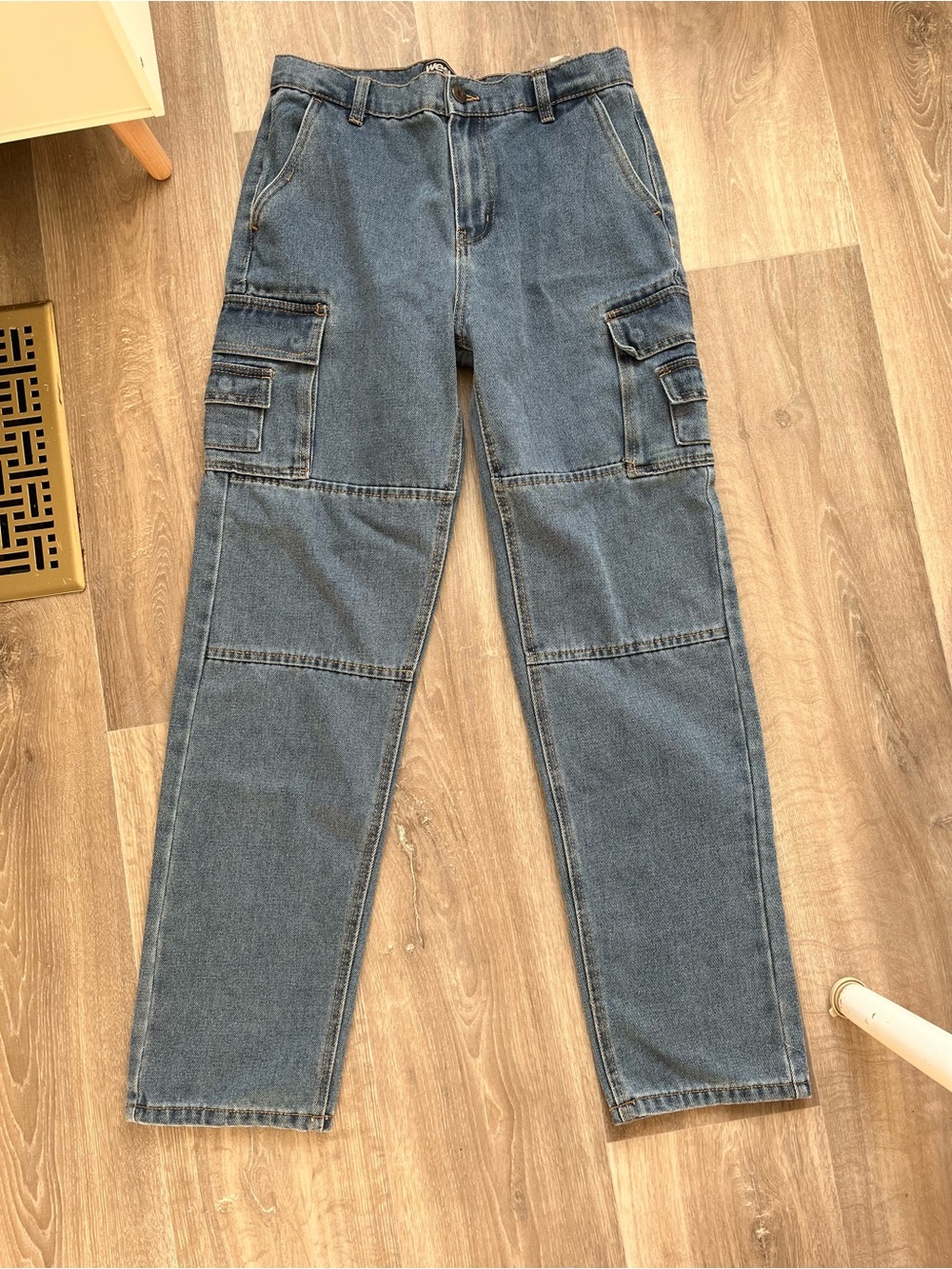 Light wash Cargo style Jeans